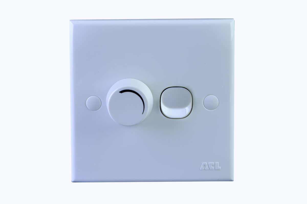 Light dimmer