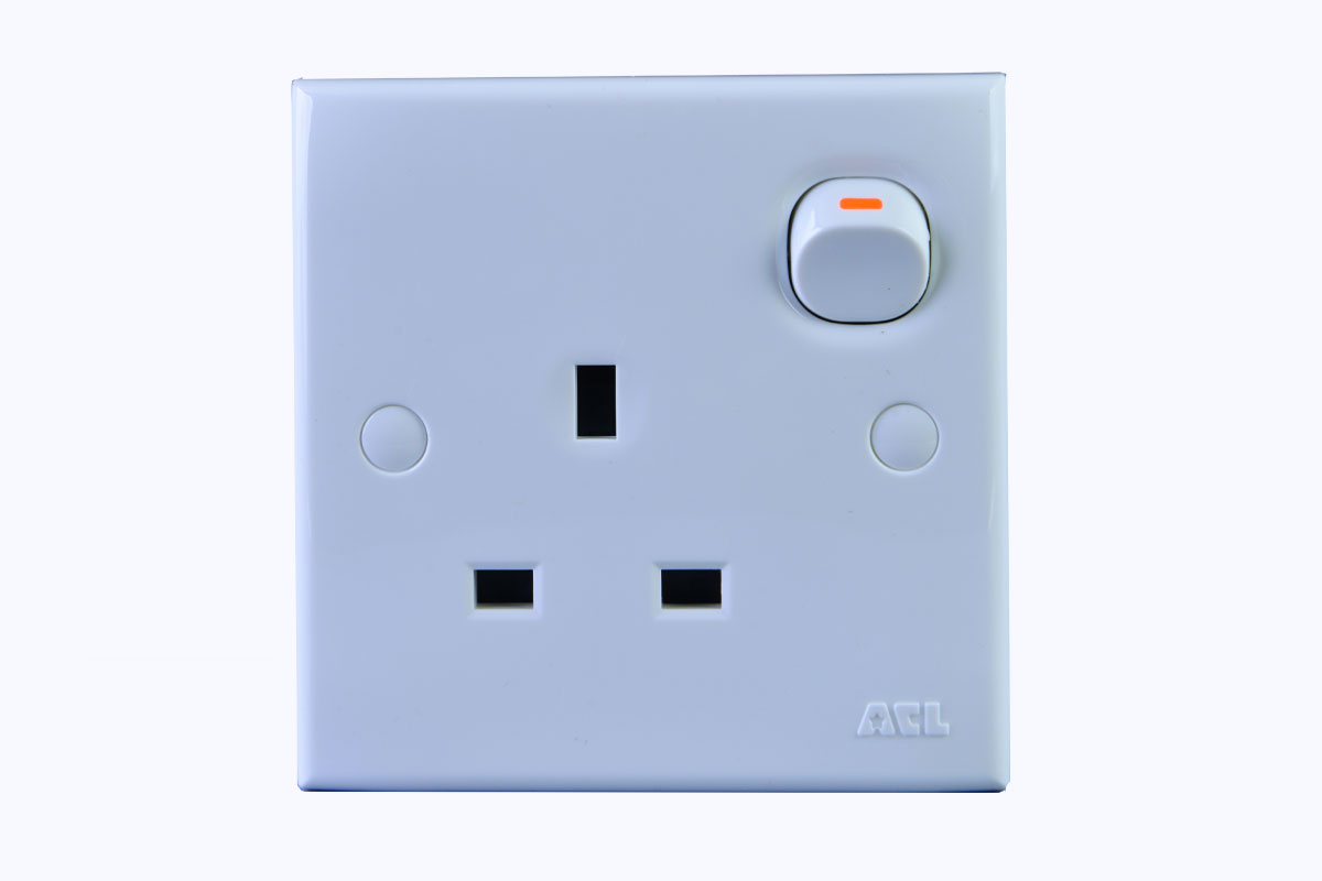 13A Switched Socket